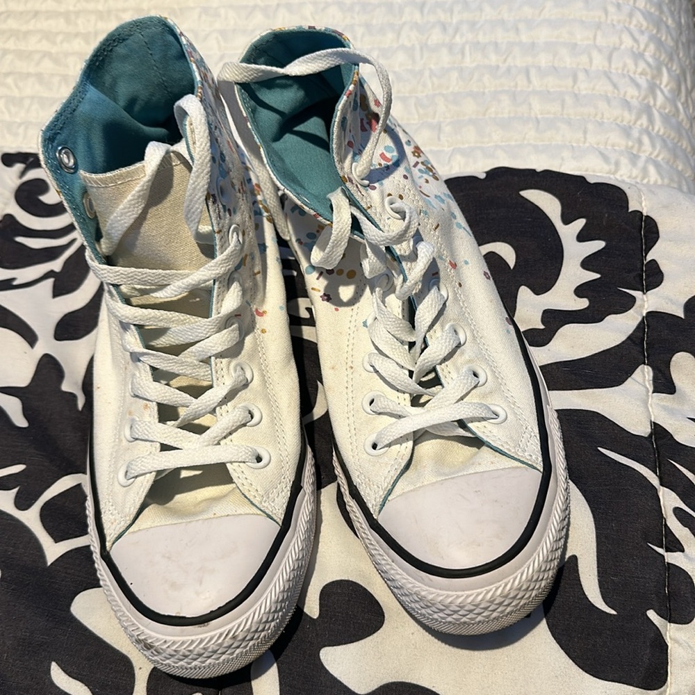 Converse - Picture 2 of 4